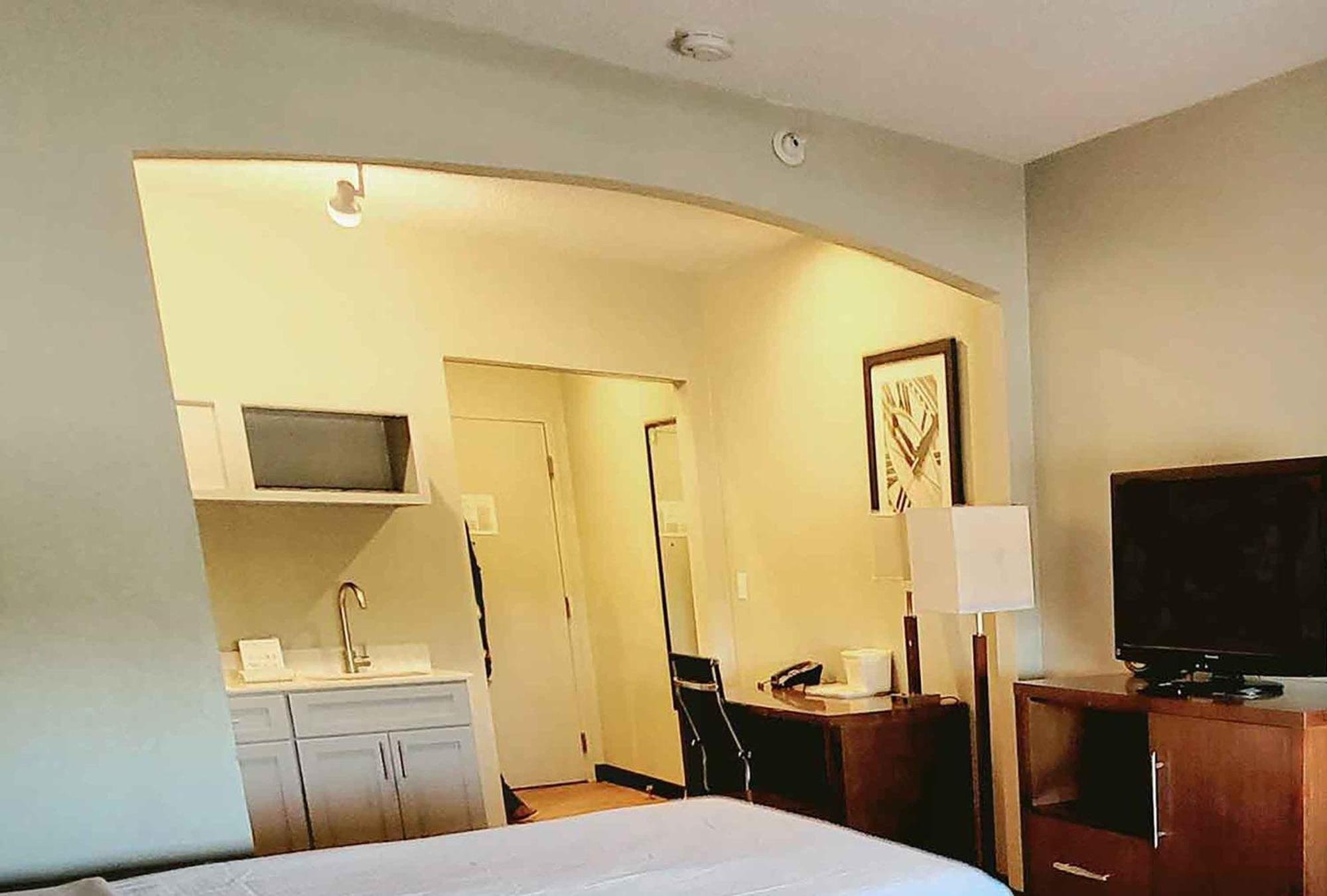 Extended Stay America Suites - Buffalo - Airport Чіктоваґа Екстер'єр фото