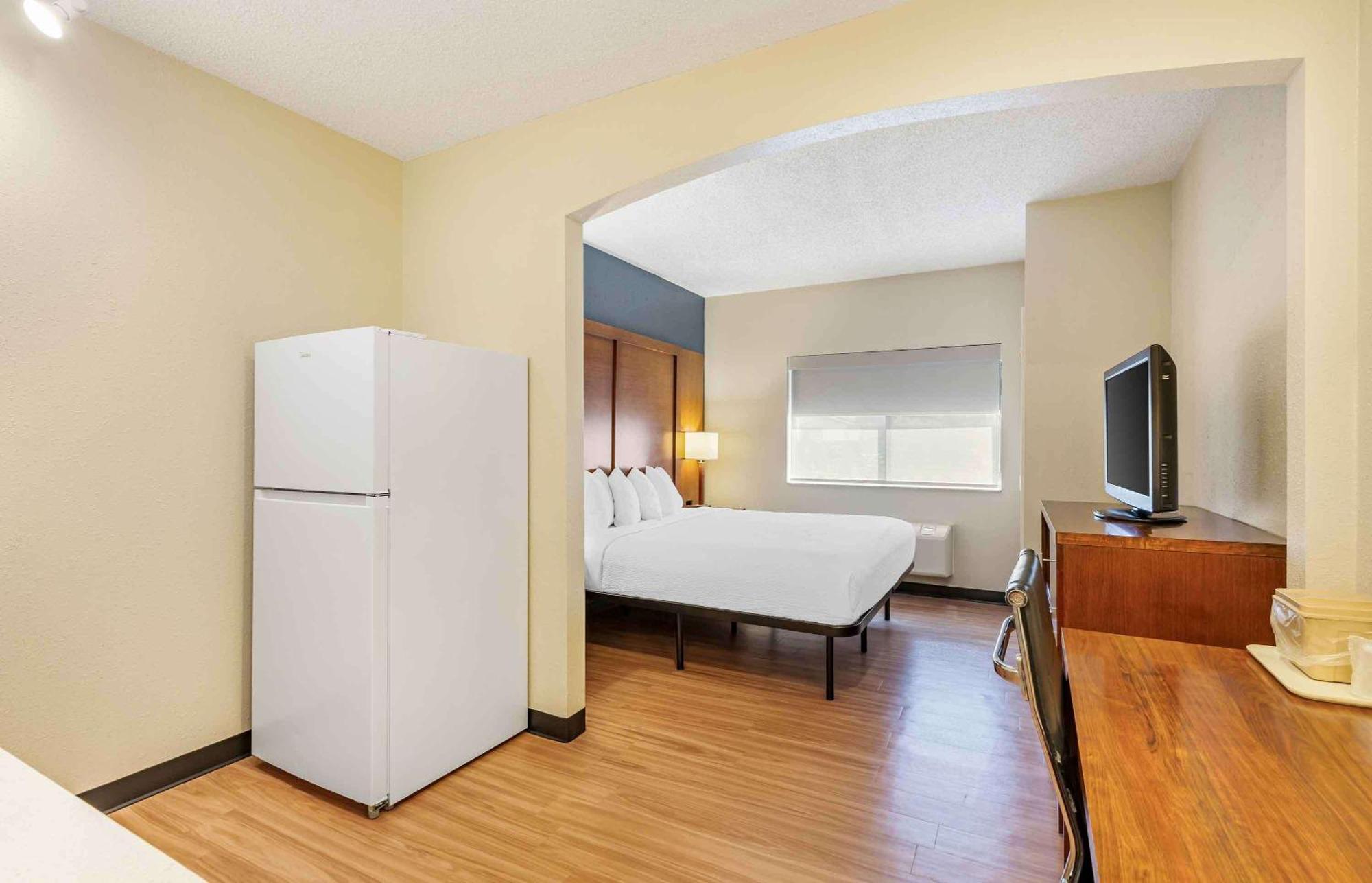 Extended Stay America Suites - Buffalo - Airport Чіктоваґа Екстер'єр фото